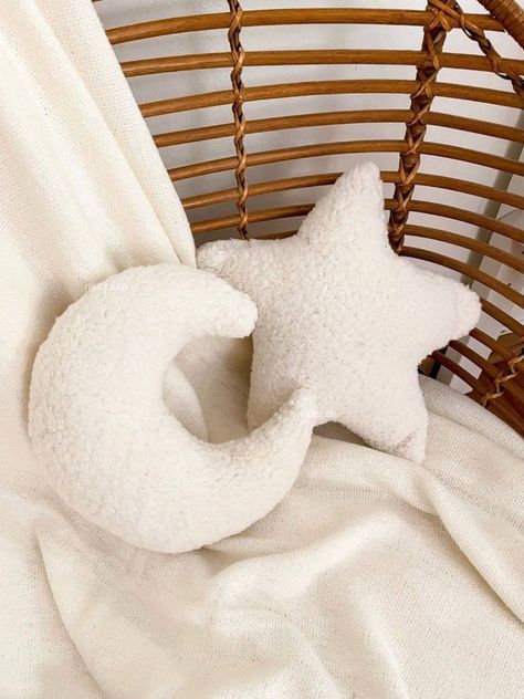 Room Pillows Aesthetic, Cute Aesthetic Pillows, Bed Pillows Aesthetic, Fuzzy Aesthetic, Pillows Aesthetic, Decorative Pillows For Bed, Sherpa Pillow, Decorative Bed Pillows, Aesthetic Pillows