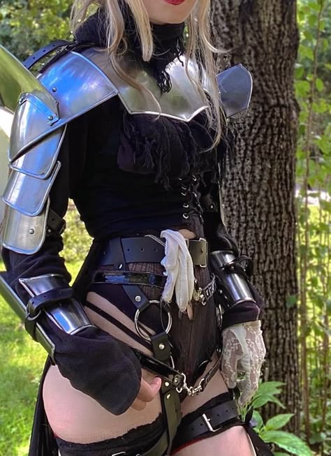 Knight Outfit, Ren Faire Outfits, Fair Outfit, Fair Outfits, Female Armor, Ren Fair, Female Knight, Fantasy Costumes, Fantasy Clothing