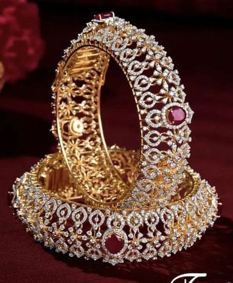 Elegant Bangles, Bridal Jewlery, Kada Bangles, Jaipur Jewelry, Color Stones Jewelry, Jewelry Bangles, Gold Jewels Design, Diamond Bangles, Diamond Bracelet Design