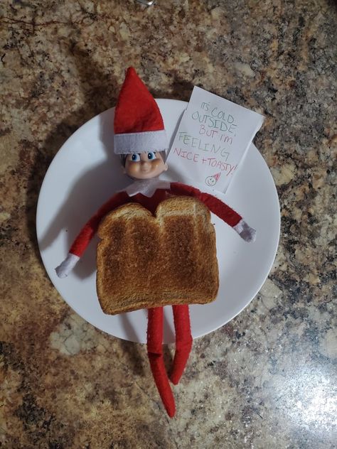 Elf On Shelf Toast Idea, Elf On The Shelf Ideas Aesthetic, Elf On The Shelf Arrival Breakfast, Elf On The Shelf Breakfast, Elf Is Back Ideas, Welcome Back Elf, Easy Thanksgiving Table Decor, Simple Thanksgiving Table Decor, Best Decor Ideas