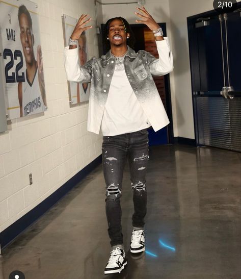 Ja Morant Fashion, Ja Morant Drip, Basketball Boyfriend, Ja Morant Style, Drippy Outfit, Nba Outfit, Nba Fashion, Rapper Outfits, Dark Skin Boys