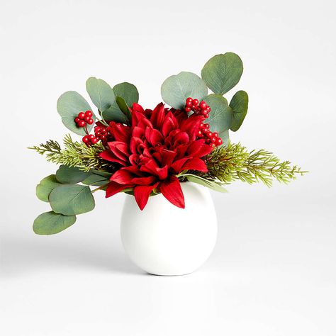 Red Dahlias, Console Dresser, Winter Flower Arrangements, Centerpieces Christmas, Holiday Floral Arrangements, Christmas Palette, Winter Floral Arrangements, Red Dahlia, Christmas Vases