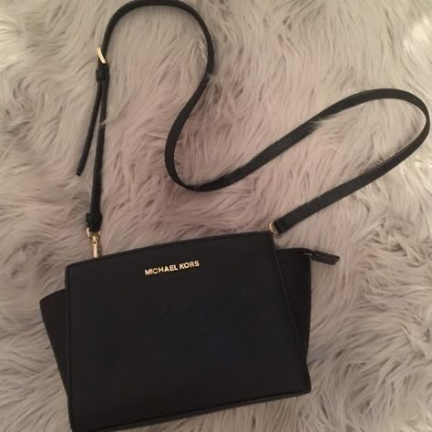 ➶pinterest: TypicalBieber➴ Michael Kors Outfit, Sac Michael Kors, Outlet Michael Kors, Michael Kors Designer, Michael Kors Clutch, Michael Kors Selma, Mk Handbags, Pretty Fashion, Lv Bags