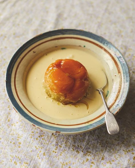 A steamed sponge is a glorious thing: effortless to make, juicy and light as air. These mini sponges are cooked with tart stewed apricots at the bottom of the moulds, which ooze into the sponge when flipped. Ginger Crunch, Steamed Pudding, Stewed Fruit, Sponge Recipe, Homemade Custard, Apple Brandy, Steamed Cake, Food Reviews, 4 Ingredients