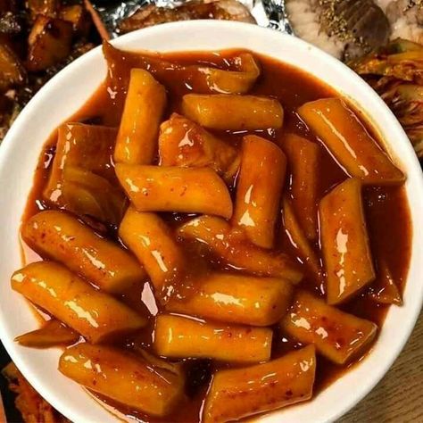 Teokkboki Food, Korean Food Side Dishes, K Food, Delicacy Food, Yummy Comfort Food, Food O, Delicious Snacks Recipes, Recipes From Heaven, Spicy Recipes