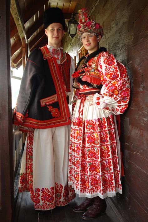 Croatia Traditional Wedding Outfits, Costumes Around The World, Folk Clothing, Hippy Chic, National Dress, Folk Dresses, European Women, Folk Dance, Folk Fashion