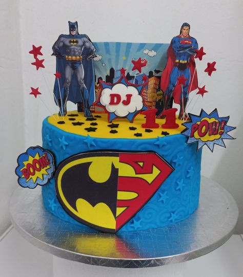 All edible toppers. Chocolate ganache. Fondant covered Superman Vs Batman, Batman Birthday Cakes, Superman Cake, Superman Cakes, Batman Cake, Edible Toppers, Batman Birthday, Batman Vs Superman, Diy Clothes Life Hacks