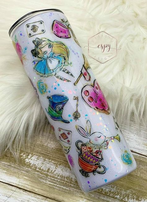 Alice In Wonderland Glitter Tumbler, Alice In Wonderland Tumbler Ideas, Alice In Wonderland Tumbler, Circuit Joy, Cup Sayings, Cup Inspiration, Alice In Wonderland Flowers, Tumbler Inspiration, How To Make Glitter