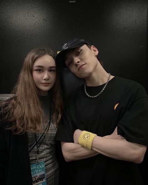 SEVENTEEN Vernon's Sister Shuts Down Rumor About Liking One Member More Than The Others - Koreaboo Sofia Chwe, Sisters Goals, Siblings Goals, Chwe Hansol, Vernon Hansol, Choi Hansol, Vernon Seventeen, Won Woo, Seventeen Wallpapers