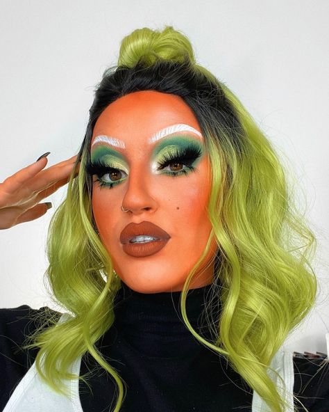 KEILIDH•CASHELL on Instagram: “Oompa Loompa.. but make her a bad b 😙✌🏼 I’ve seen Willy Wonka all over my tik tok and I felt left out. Is another else obsessed with his…” Oompa Loompa Pumpkin, Wonka Oompa Loompa, Oompa Loompa Makeup, Makeup Video Ideas, Theater Bizarre, Fictional Races, Oompa Loompa Willy Wonka, Oompa Loompa Costume, Umpa Lumpa