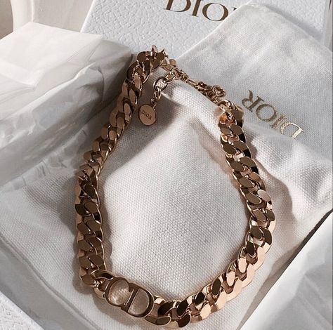 Image uploaded by sündos. Find images and videos about luxury, gold and classy on We Heart It - the app to get lost in what you love. Diamond Bling, Dior Jewelry, Diamond Jewelry Necklace, Girly Jewelry, Jewelry Inspo, Bling Jewelry, Cute Jewelry, Luxury Jewelry, Cartier