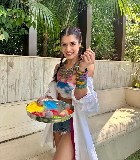 Reena Dutta With Holi Outfit New Luxury Hot Dress Bura Na Mano Almost Holi Hai Bura na mano almost holi hai 💖 . A look for you to take inspiration from this holiii 💖 I chose my colorful swimsuit top feel free to wear any of your own which is comfortable or even a sports bra . These are water and sweat friendly fabrics . It’s holi so wear as many colors as you want . Tied a dupatta on my waist and my stacks ofcourse, gg got them from rishikesh for me . Took a little effort to get my hair done Eid Eye Makeup, Eid Inspo Outfits, Holi Outfit, Fashion Lookbook Layout, Goa Outfits, Holi Hai, Eid Outfit Ideas, Ramadan Sale, Holi Party