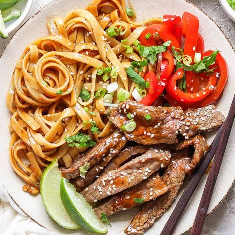 Beef Teriyaki Noodles Recipe Beef Teriyaki Noodles, Teriyaki Noodles Recipe, Orzo And Chicken, Veggies And Noodles, Teriyaki Noodles, Crock Pot Lasagna Recipe, Beef Teriyaki, Sautéed Veggies, Asparagus Recipes Roasted