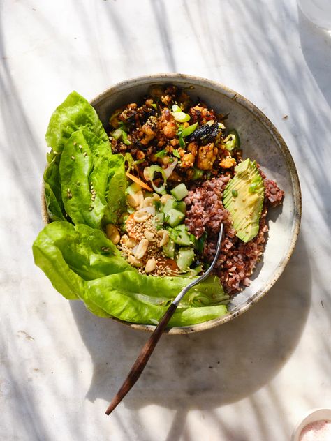 Spicy Tempeh Crumble Bowl Spicy Tempeh, Tempeh Bowl, Recipe With Beans, Crispy Tempeh, 101 Cookbooks, Whole Grain Rice, Tempeh Recipes, Beans And Rice, Honey Soy