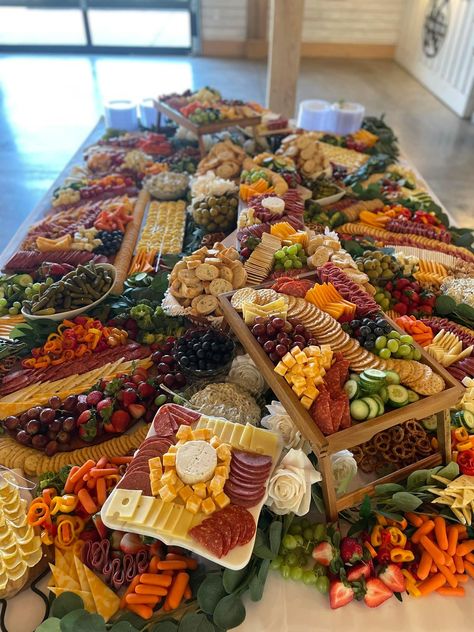 Charcuterie Table Centerpiece, Retirement Charcuterie Board Ideas, Grazing Table For 80 People, Tiered Grazing Table Ideas, Charcuterie Board Table Display, Cheap Grazing Table Ideas, Cocktail Hour Food, Charcuterie Board Meats, Charcuterie Appetizers