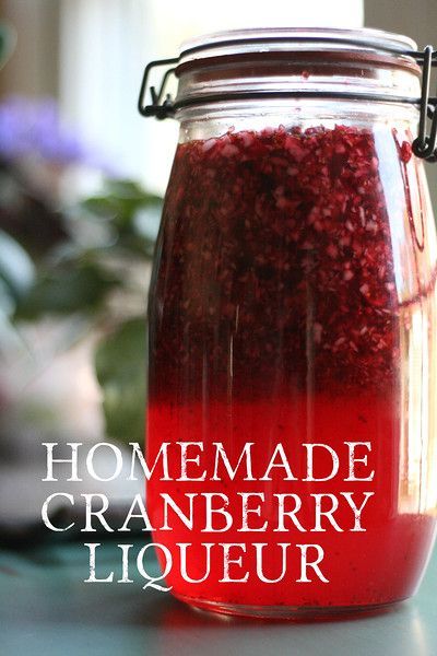 Homemade Liqueur Recipes, Homemade Liquors, Homemade Alcohol, Homemade Liquor, Liquor Recipes, Cranberry Vodka, Liqueurs Recipes, Moonshine Recipes, Cranberry Cocktail