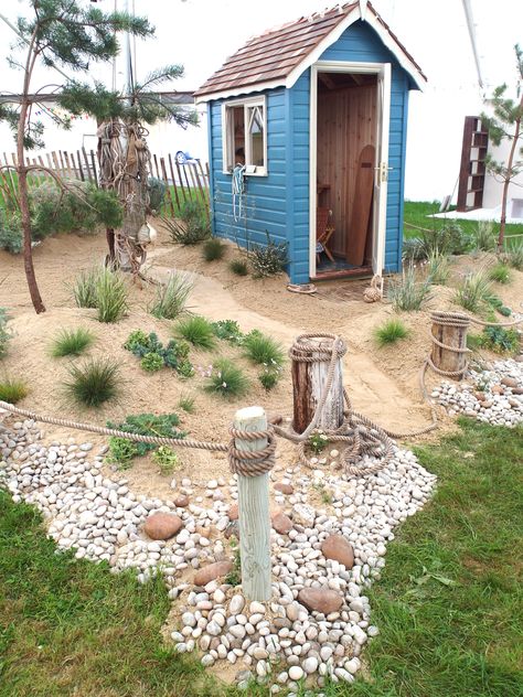 Sandy Landscape Ideas, Seaside Garden Ideas Beach Themes, Beach Themed Garden, Coastal Landscaping Ideas Beach Gardens, Coastal Landscaping Ideas, Sandy Landscape, Beach Theme Garden, Landscaping Backyard Ideas, Coastal Backyard