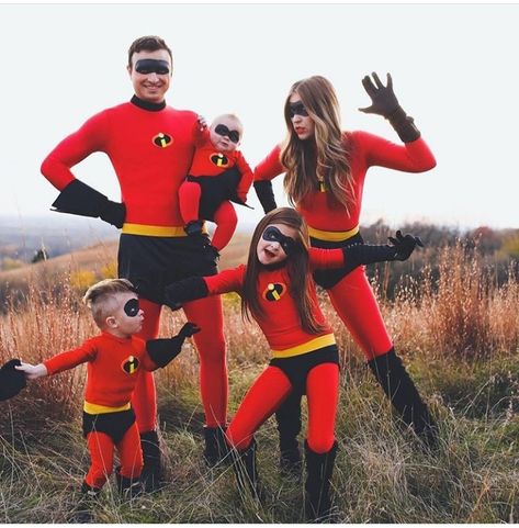 Halloween Costumes Incredibles, Incredibles Costume Family, Incredibles Family Costume, Incredibles Costume Diy, Superhero Family Costumes, Incredibles Shirt, Disney Christmas Party, Family Costumes Diy, Incredibles Costume