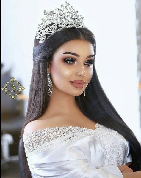 Guapa guapa Gina Lorena, Glam Bride, Quinceanera Hairstyles, Indian Wedding Hairstyles, Quince Hairstyles, Braut Make-up, Bridal Makeup Looks, Bride Makeup, Boho Hairstyles