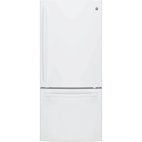 White Refrigerator Kitchen, Refrigerator Kitchen, White Refrigerator, Refrigerator Brands, Ge Refrigerator, Bottom Freezer Refrigerator, Door Alarms, Freezer Burn, Stainless Steel Refrigerator