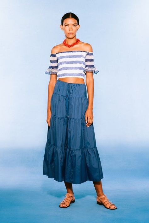 Organza Top, Tiered Midi Skirt, Crop Top Skirt, Poplin Dress, Spring Fashion Trends, Woven Dress, Vogue Paris, Global Fashion, Moda Operandi