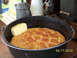 Dutch Oven Recipes Cast Iron, Sourdough Biscuits, Dutch Oven Camping, Open Fire Cooking, Dutch Oven Cooking, Chuck Wagon, Cast Iron Recipes, Dutch Oven Recipes, Fire Cooking