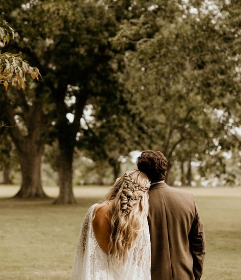 Okay but lowkey ready for fall weddings 💃🏼 Lowkey Wedding, Backyard Lake, Lake Elopement, Fall Wedding Photography, Fall Wedding Photos, Outdoor Wedding Photos, Autumn Park, Fall Weddings, Ready For Fall