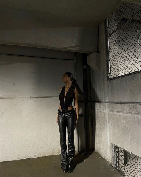 Black Corset Outfit, Black Leather Outfit, Clubbing Outfits, Baddie Fits, Concert Outfits, Future Outfit, Streetwear Fashion Women, Alternative Outfits, Pose Ideas