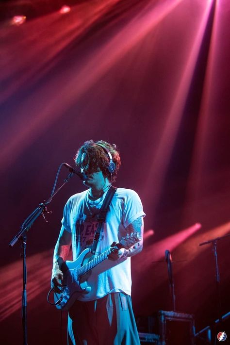 John Mayer Wallpaper, John Mayer Guitar, Bj Habibie, John Mayer Concert, Wallpaper Hot, John Meyer, Slow Dancing, Rockstar Aesthetic, Signature Guitar