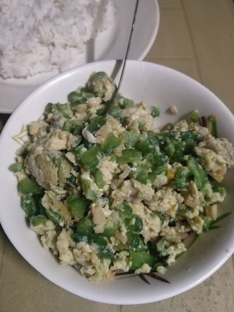 Ginisang ampalaya Ampalaya Recipe, Ampalaya With Egg, Ginisang Ampalaya, Egg And Rice, Selfie Ideas, Cute Selfie Ideas, Potato Salad, Chicken Recipes, Egg