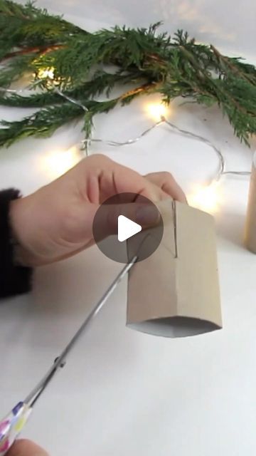 5,471 likes, 67 comments - ohoh.deco on November 26, 2023: "Easy idea to make a cute Christmas village 🏠🎄🏠 with toilet paper rolls Supply list for this simple Christmas craft: 🧻 Toilet paper rolls ♻️ Glue ✂️ Scissors 🖊️ Chalk marker or white paint ➡️ Check the link in bio for the full step-by-step and more DIY Christmas ideas 🎄 ⭐️⭐️⭐️ Una idea muy facil para hacer un pueblito navideño con rollos de cartón. Lo que vas a necesitar: 🧻 Rollos de cartón ♻️ pegamento ✂️ Tijeras 🖊️ pl Toilet Paper Roll Diy, Paper Roll Crafts Diy, Toilet Paper Roll Art, Toilet Roll Craft, Christmas Toilet Paper, Christmas To Do List, Easy Homemade Gifts, Rolled Paper Art, Diy Christmas Ideas