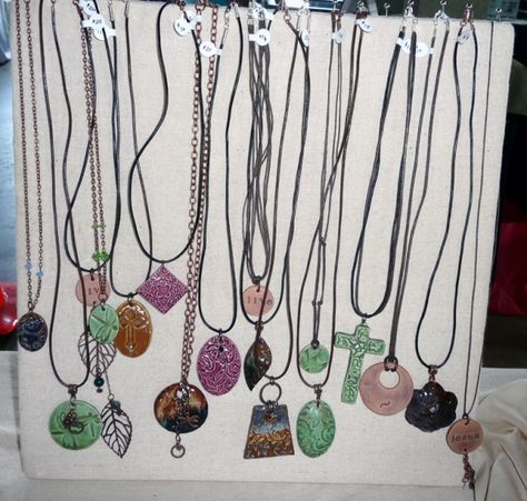 Jewelry Display Ideas, Jewerly Display, Simple Jewerly, Diy Necklace Display, Necklace Displays, Jewerly Displays, Favorite Engagement Rings, Diy Jewelry Display, Craft Fair Displays