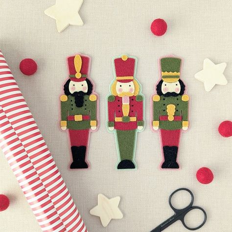 BenzieDesign - Etsy Nutcracker Felt Ornaments, Cardstock Christmas Crafts, Felt Nutcracker, Nutcracker Design, Craft Decoration, Wet Felt, French Knots, New Metal, Hand Felted