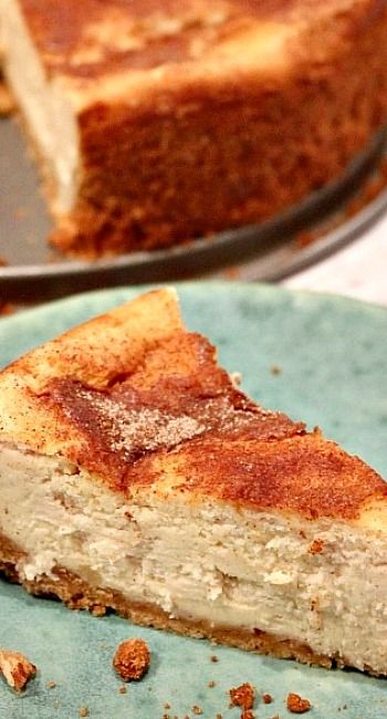 Snickerdoodle Cheesecake Cheesecake Simple, Cookie Filling, Snickerdoodle Cheesecake, Snickerdoodle Cookie, Buttery Biscuits, Recipe Girl, Flaky Pie Crust, Holiday Dinners, Cookie Crust