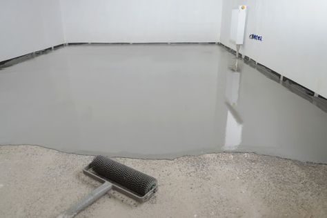 Best Garage Floor Epoxy, Concrete Floor Leveling, Self Leveling Floor, Epoxy Concrete Floor, Leveling Floor, Grey Vinyl Flooring, Concrete Epoxy, Metallic Epoxy Floor, Garage Floor Coatings