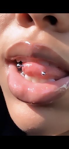 Snake Eye Tongue Piercing, Snake Bite Piercing Tongue, Tounge Piercing Y2k, Split Tongue Body Modifications, Split Tounge With Piercings, Snake Eye And Regular Tongue Piercing, Snake Eyes Tongue Piercing, Snakebite Jewelry Lip Piercings, Double Nostril Piercing