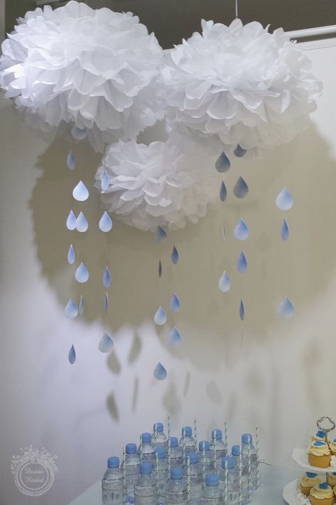 Divine Floréal: Baby Showers Sprinkle Noah's ark umbrella Raindrop Baby Shower, Décoration Baby Shower, Baby Boy Sprinkle, Noahs Ark Baby Shower, Fiesta Shower, Sprinkle Shower, Boy Baby Shower Ideas, Diy Baby Shower Decorations, Shower Diy