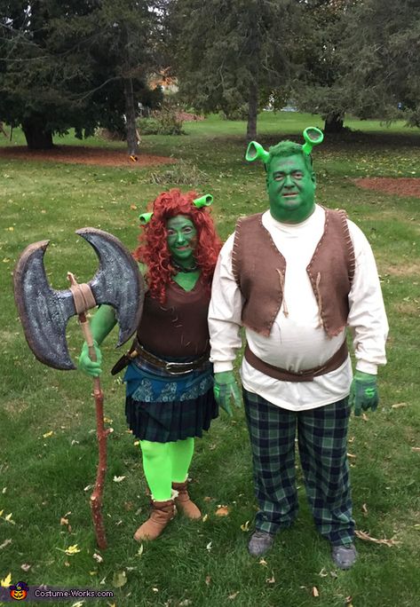 Shrek & Fiona Couple's Costume Shark And Fiona, Shrek And Fiona, Fiona Costume, Couple's Costume, Shrek Fiona, Costume Couples, Diy Couples Costumes, Daughter Ring, Homemade Costume