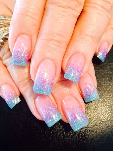 Mermaid Nails Acrylic Short, Blue And Purple Sparkle Nails, Purple Beach Nails Designs, Teal And Pink Ombre Nails, Mermaid Nails Design Glitter, Mermaid Ombre Nails, Blue And Purple Ombre Nails, Pink Purple Blue Nails, Mermaid Nails Design