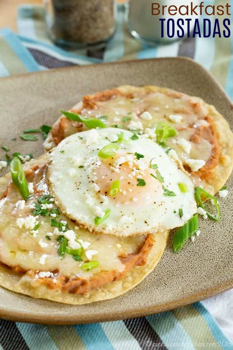 Breakfast Tostada, Gluten Free Mexican Recipes, Weekday Lunches, Recipe For Breakfast, Fried Eggs, Kale Chips, Savoury Baking, Gluten Free Recipes Easy, Best Breakfast Recipes