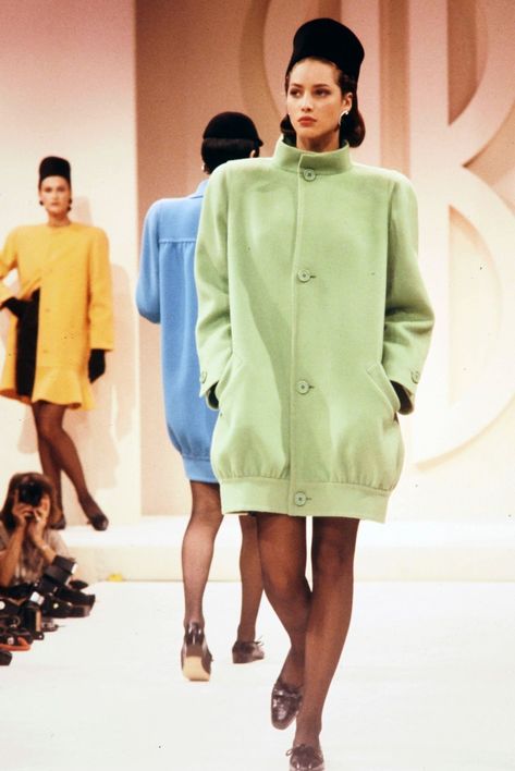 Bill Blass - Fall 1987 RTW 60s Aesthetic, High Fashion Editorial, Christy Turlington, Bill Blass, Runway Show, Editorial Fashion, High Fashion, Couture, Haute Couture