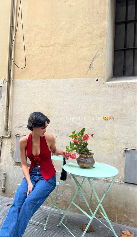 Short Hair Summer Outfits, Yesly Dimate Short Hair, Pixie Hair Fashion Outfits, Short Hair Aesthetic Outfits, Pixie Haircut Outfit, Outfits With Short Hair, Pixie Cut Outfits, Outfits For Short Hair, Shortish Hair