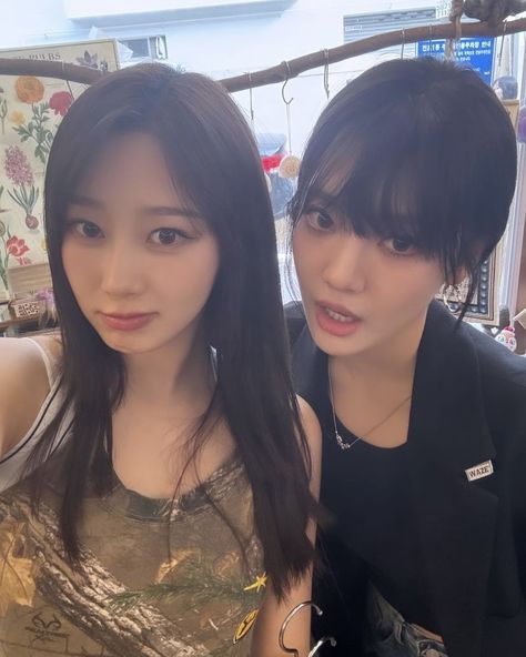 aespa giselle & ningning - ningselle Giselle Ningning, 1 Girl, Black Mamba, Best Couple, Korean Makeup, Insta Story, K Pop Music, Pop Group, Instagram Update