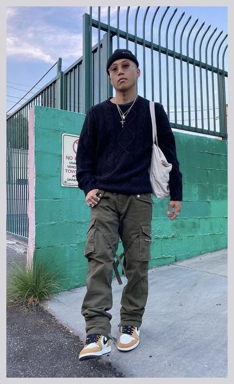 Green Cargo Pants Outfit Men, Mens Skater Style Outfits, Future Streetwear, Y2k Streetwear Men, Grey Cargo Pants Outfit, Campus Fits, Skater Style Men, Green Cargo Pants Outfit, Cargo Pants Outfit Men