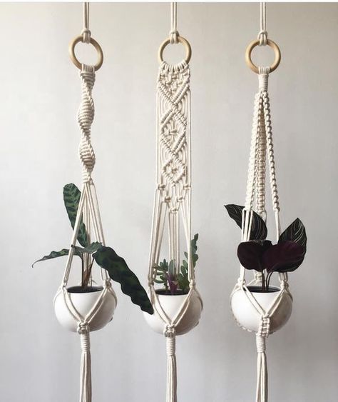 Pot Gantung, Macrame Hangers, Diy Macrame Wall Hanging, Art Macramé, Pola Macrame, Macrame Plant Hanger Patterns, Macrame Hanging Planter, Macrame Planter, Diy Macrame Plant Hanger