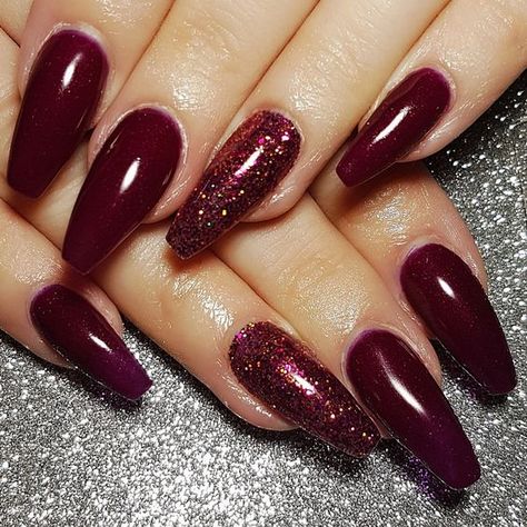 Purple Red Nails Acrylic, Trendy Nails Dark Colors, Dark Red Nails Sparkle, Dark Red Glitter Nails Acrylic, Maroon With Glitter Nails, Deep Red Nails With Glitter, Bridal Red Nails Wedding, Burgundy And Glitter Nails, Dark Red Nails Glitter