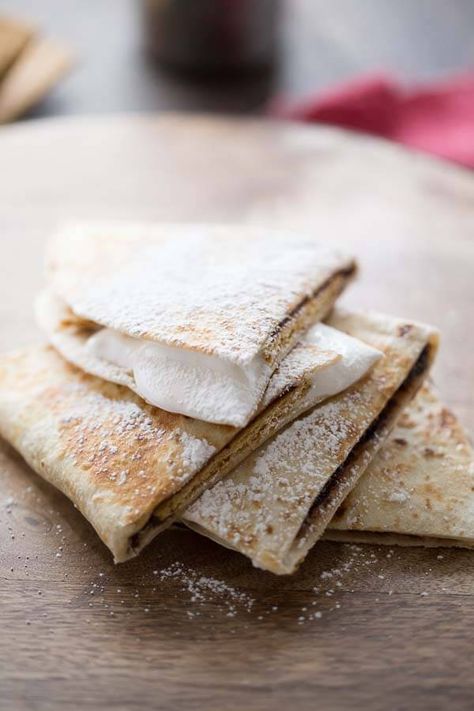 A S’mores recipe turned quesadilla! Fun required but campfire optional! Need to try this tonight. lemonsforlulu.com Quesadilla Maker Recipes, Dessert Quesadilla, Quesadilla Maker, Quesadilla Recipe, Mexican Chicken Recipes, Quesadilla Recipes, S'mores, Recipe Blog, Camping Food