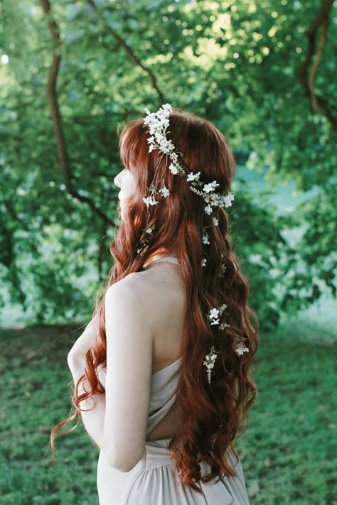 Wildflower Hair, Vine Crown, Flower Crown Hairstyle, Prom Hair Down, Fairy Hair, Beautiful Hair Accessories, Hair Wreaths, Hair Wreath, Half Up Half Down Hair