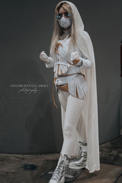 Moon Knight Costume Female, Moon Night Costume, Female Moon Knight Cosplay, Moon Knight Cosplay Diy, Moonknight Cosplay Diy, Moon Knight Costume Diy, Moon Knight Outfit, Mortal Kombat Halloween Costume, Genderbent Cosplay