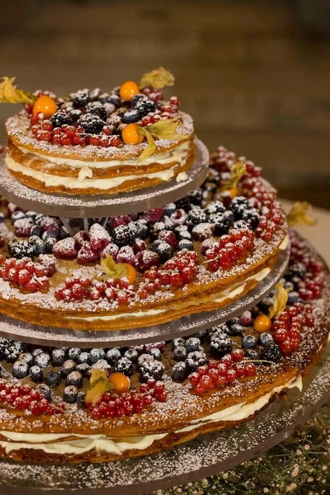 Millefeuille Wedding Cake, Wedding Fruit Tart, Tuscan Wedding Cake, Traditional Italian Wedding Cake, Wedding Tart, Fruit Cake Wedding, Wedding Fruit Cake, Wedding Cake Italian, Alia Wedding